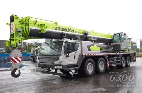 先睹為快！首批ZTC800V653汽車起重機(jī)順利交付用戶！