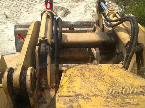 老鏟車因銷軸間隙過大，導致操作不到位？