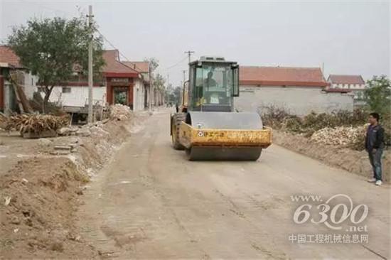壓路機操作1個預防6個安全