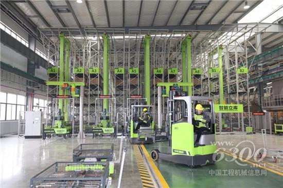 中聯重科塔機智能工廠一景