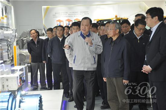 山東臨工5G遠程遙控挖掘機填補國內空白