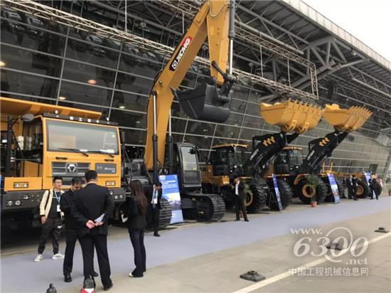 XG90寬體自卸車