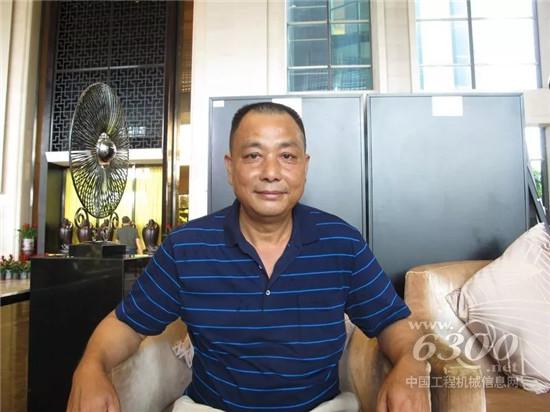 徐工國六版不僅排放達標，依然好操控、人性化