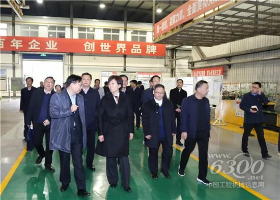 開封市委書記侯紅到中聯(lián)重科開封工業(yè)園調(diào)研