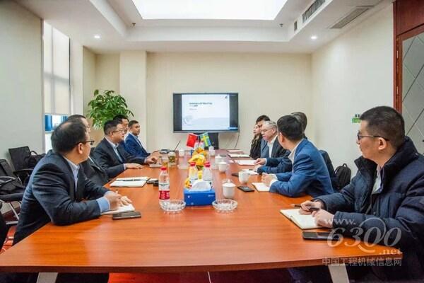 斯凱孚總裁兼首席執行官Rickard Gustafson與南高齒高層展開深入交流