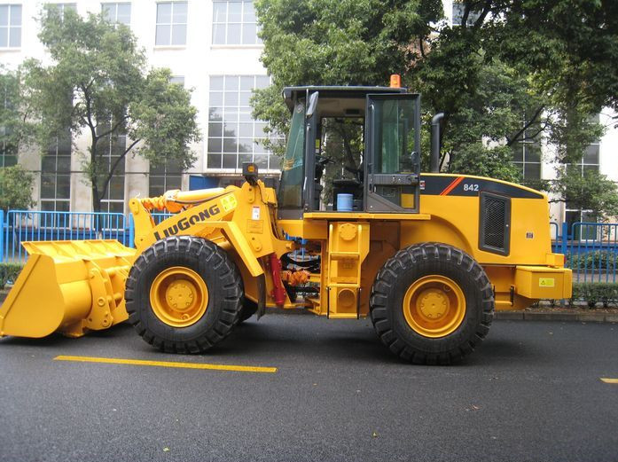 柳工CLG842輪式裝載機