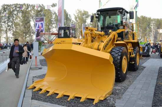柳工CLG842輪式裝載機