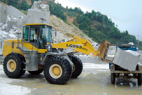 山東臨工LG953N5噸級(jí)輪式裝載機(jī)