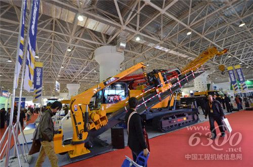 徐工多款新品登陸B(tài)ICES 2013北京展