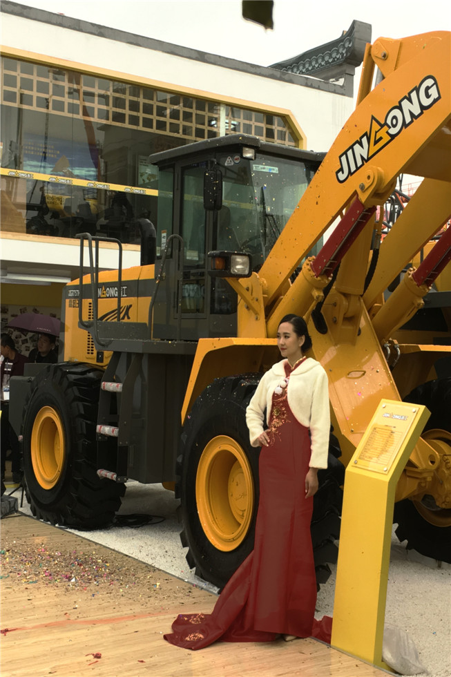 Bauma China 2016——福建晉工機械有限公司發(fā)布會展臺風采