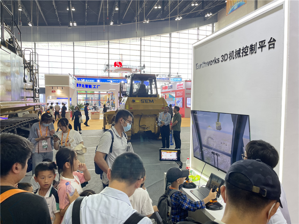 2023長沙國際工程機(jī)械展覽會(huì)展臺風(fēng)采：卡特彼勒