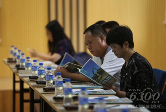 各行業龍頭企業代表聚集在西雙版納認真學習并與臨工一起力行節能減排計劃