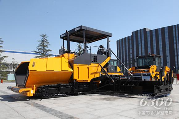 陜建機械 SCMC瀝青混凝土<a href=http://product.d1cm.com/liqingtanpuji/ target=_blank>攤鋪機</a>被授予“西安市名牌產品”稱號