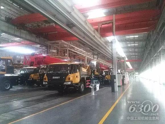 三一重工起重機車間