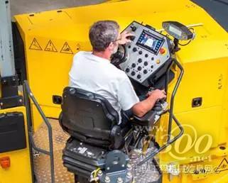 符合人體工程學的操作平臺-給操作手最舒適的感受
