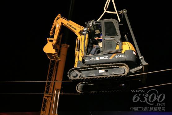 2008年柳工首次與央視合作承辦首屆挖掘機技能大賽
