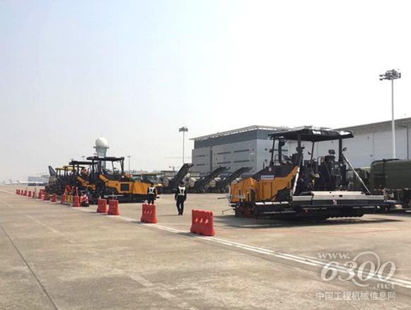 陜建機械4臺ABG8620瀝青混凝土<a href=http://product.d1cm.com/liqingtanpuji/ target=_blank>攤鋪機</a>助力廈門機場建設
