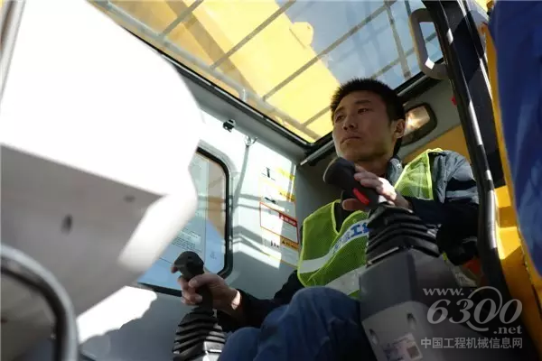 比賽一觸即發，即便操作如此“高大上”的G一代，也難免緊張