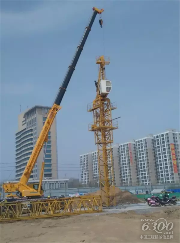 河南周口塔機(jī)吊裝