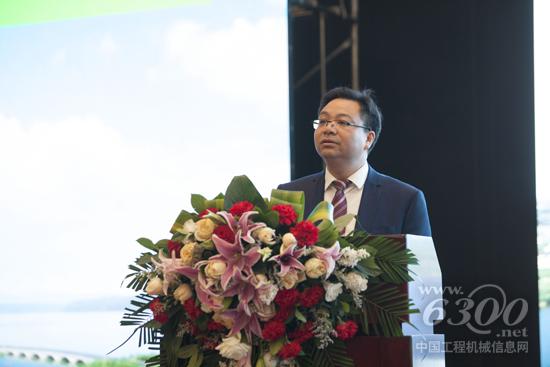中國城市環境衛生協會副理事長、高級工程師方國浩發言
