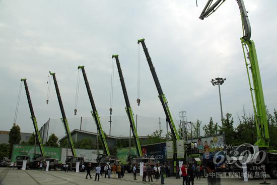 中聯(lián)重科工程機械全國4.0巡展火熱成都