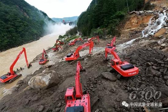 風口浪尖 他和戰友們迎難而上