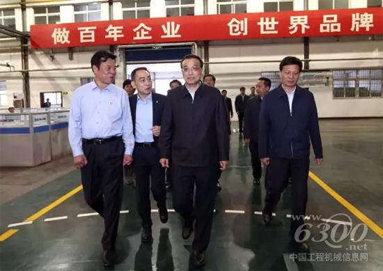 李克強(qiáng)總理考察中聯(lián)重科農(nóng)機(jī)裝備制造基地