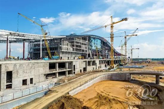 阿斯塔納新火車站建設現場