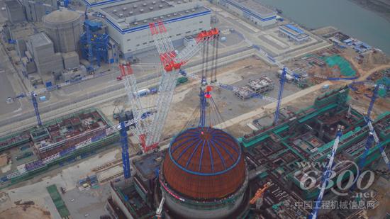 中聯重科3200噸履帶式起重機圓滿完成吊裝任務