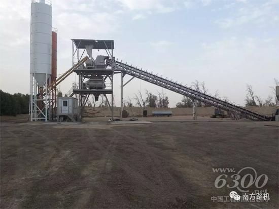 南方路機HZS100混凝土攪拌設備在沙特 （MANWA公司）
