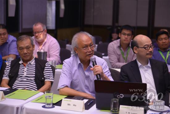 項目負責(zé)人何昱華總經(jīng)理現(xiàn)場分享了QAY500助建港珠澳大橋施工