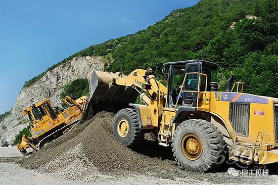 極限工況用不壞 柳工設備險峰作業不怯場！