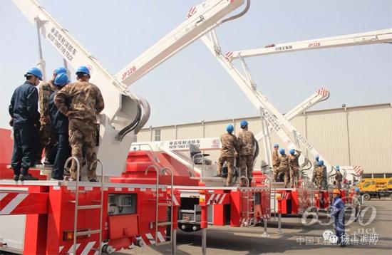 徐工舉辦中國人民解放軍消防車培訓