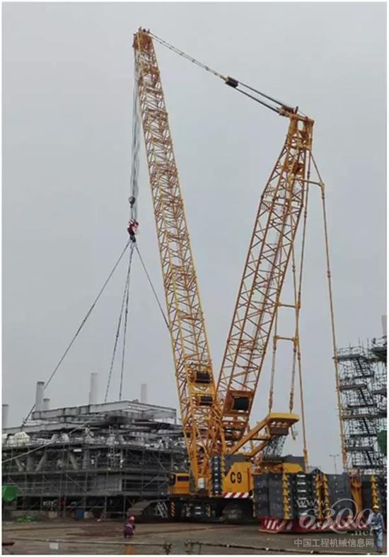 650噸履帶起重機助力印尼鉆井平臺建設