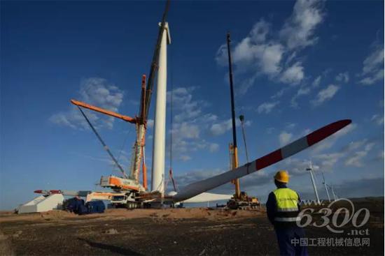 QAY2000噸全地面起重機在寧夏完美實現風電項目首吊