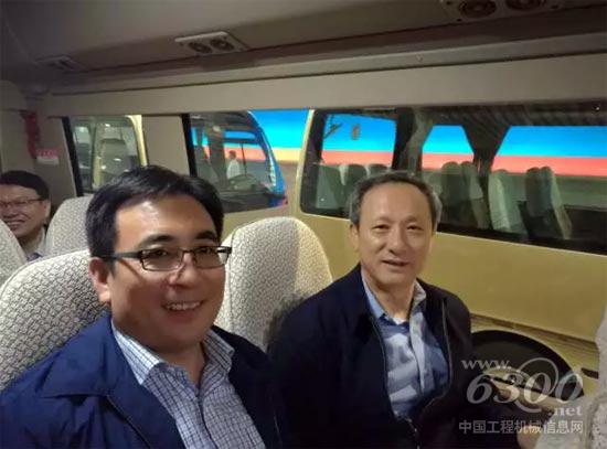 10月16日，徐工集團黨委書記、董事長王民（右一）代表抵達北京