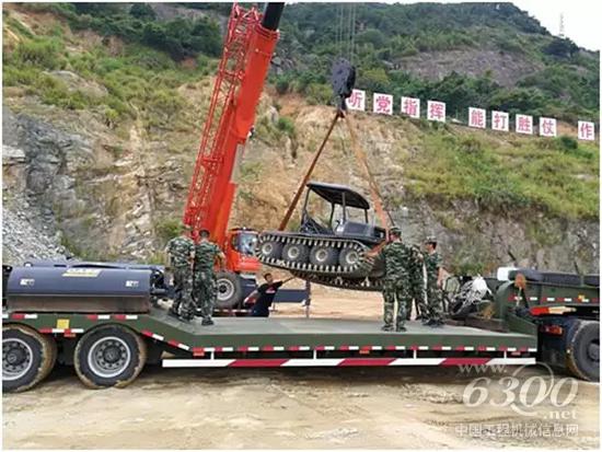 裝運全地形救援車