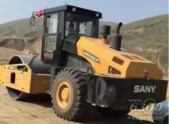 三一全液壓壓路機SSR220AC-8助力臘滿高速公路