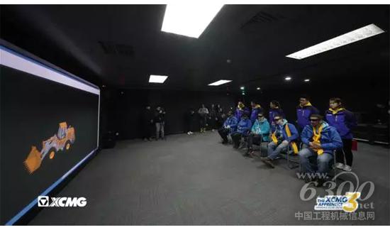 VR盛宴“徐工實習生”們感受了超級仿真的3D技術