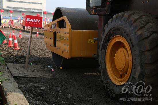 壓路機施工作業