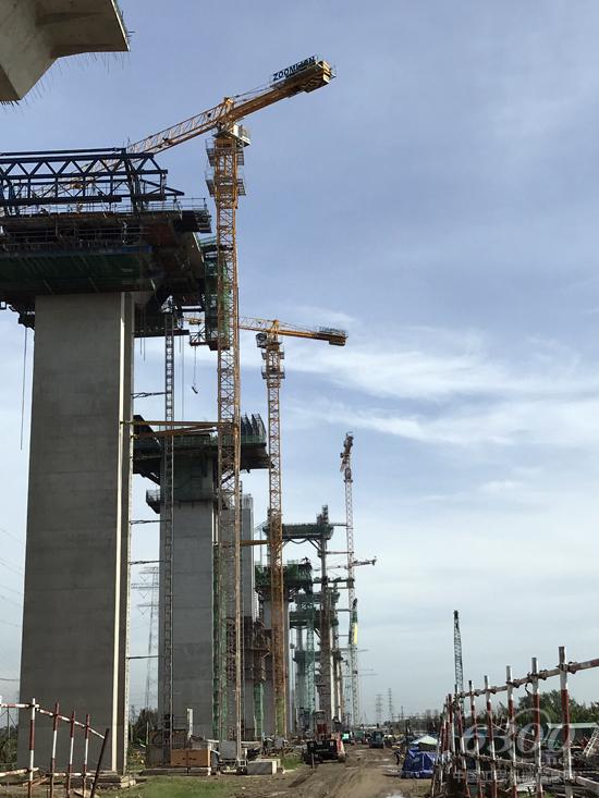 中聯(lián)重科塔機(jī)助建越南南北高速公路