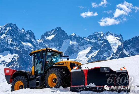 清雪利器 JCB Fastract拖拉機(jī)在阿爾卑斯山大顯神威