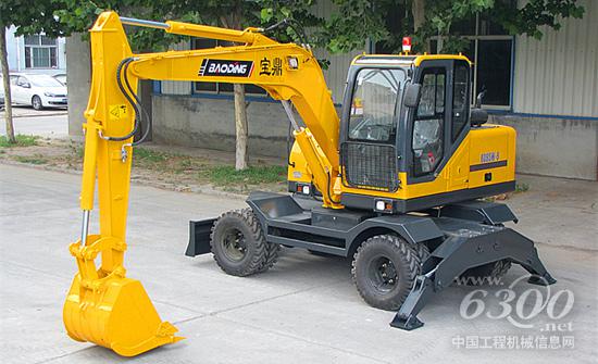 寶鼎小型輪式挖掘機.jpg