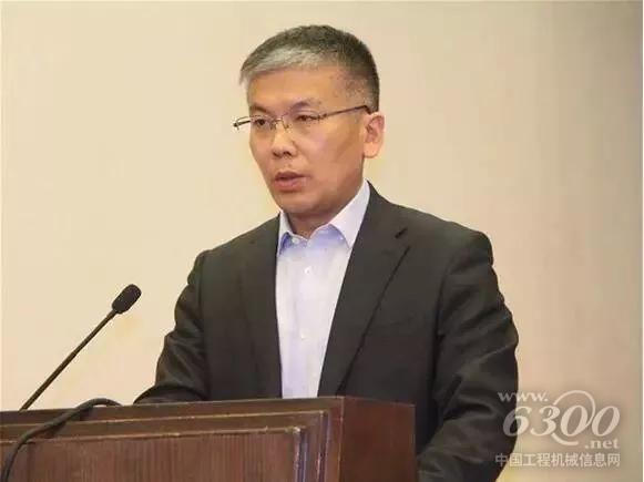 徐工隨車總經理、黨委書記孫小軍代表發表演講