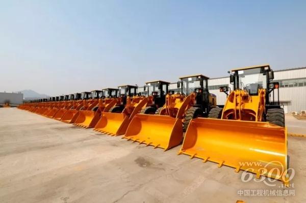 山工<a href=http://product.d1cm.com/zhuangzaiji/ target=_blank>裝載機</a>