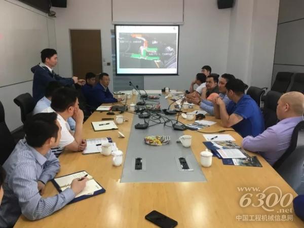 柳工邀請客戶方的6位工程師到訪柳工總部