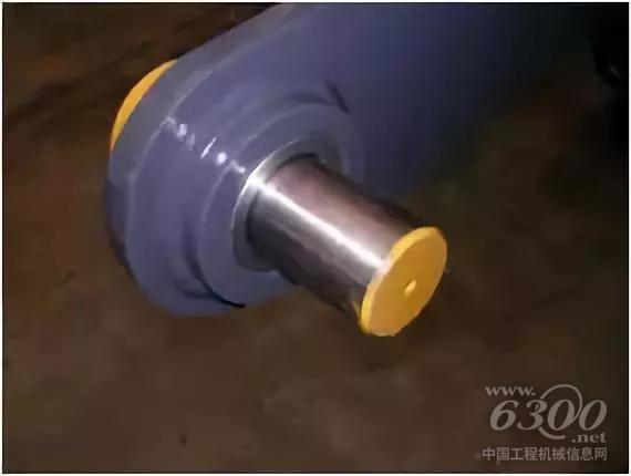 全車銷軸經過調制淬火處理，表面硬度達50HRC，大幅度提升使用壽命