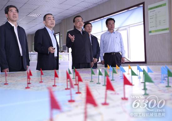 中聯重科董事長詹純新向李克強總理匯報“中聯重科工程機械開工指數”