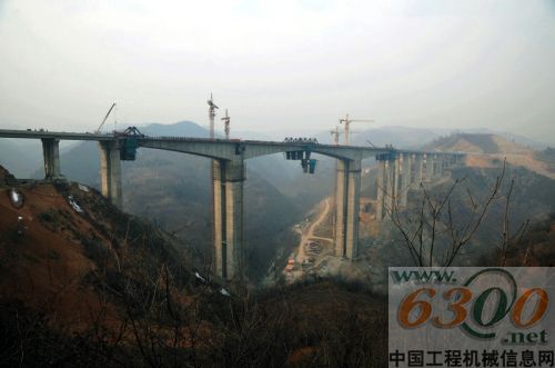 鄭盧高速公路,小鐵溝特大橋,合龍