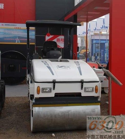 壓路機(jī)